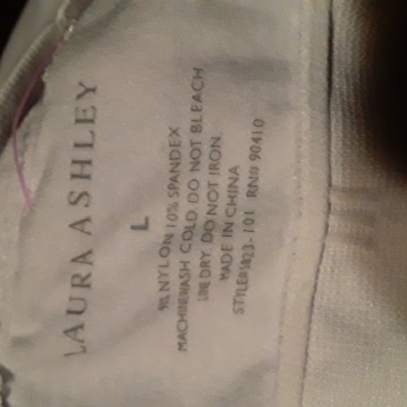 NWOT Large Laura Ashley White Adorable Lace Floral Padded Wirefree White Bra - Picture 10 of 11